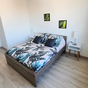 Appartement Iris-12 Min Aeroport Paris - Arrivee Autonome- Wifi & Parking Gratuit, Orly