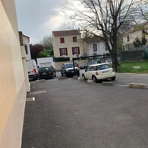 Séjour chez l'habitant Simple Confortable Avec Acces Direct Aeroport D'orly, Orly